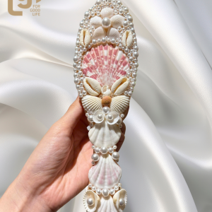 "the sea’s muse" – handmade seashell comb